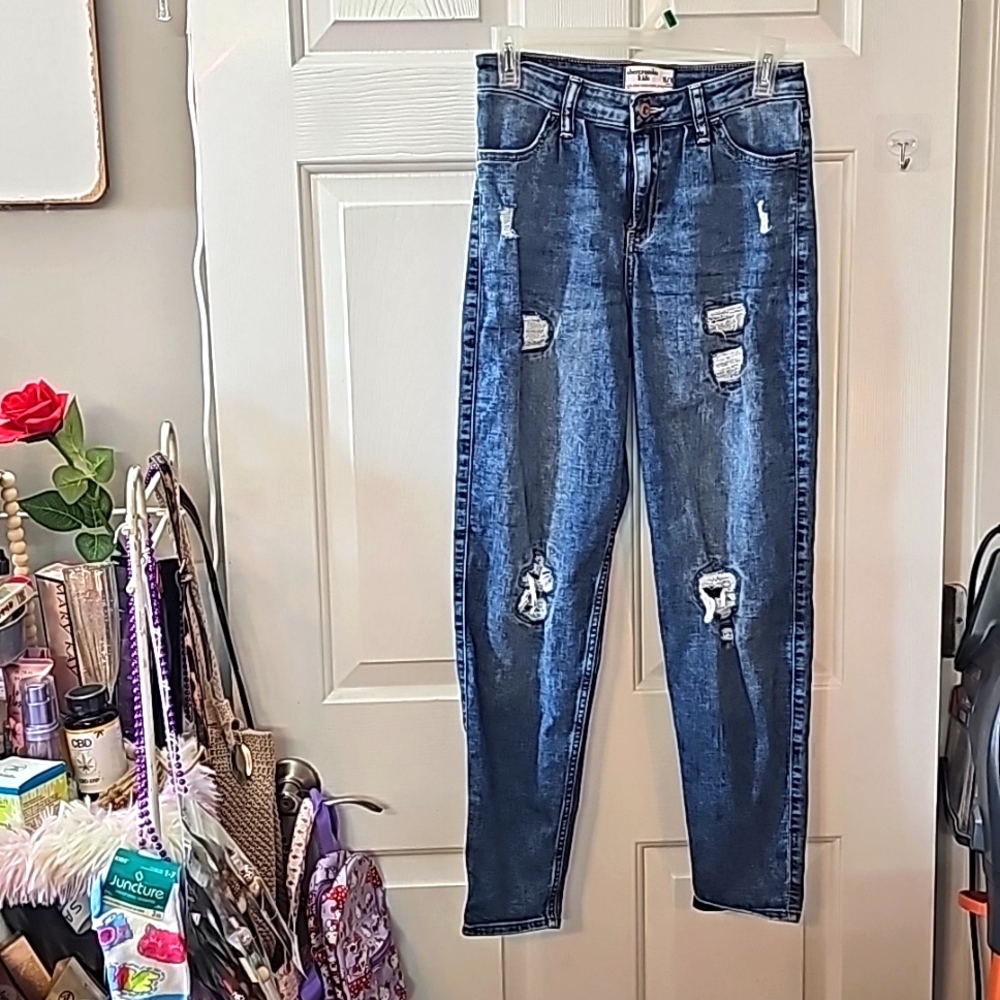 Brand New Abercrombie Kids Jeans 👖 High-rise Mini Mom Jeans 👖